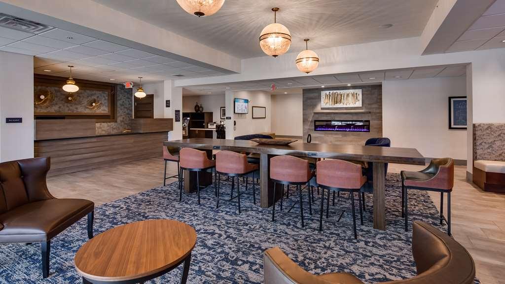 Best Western Plus Hershey Hotel Interior photo