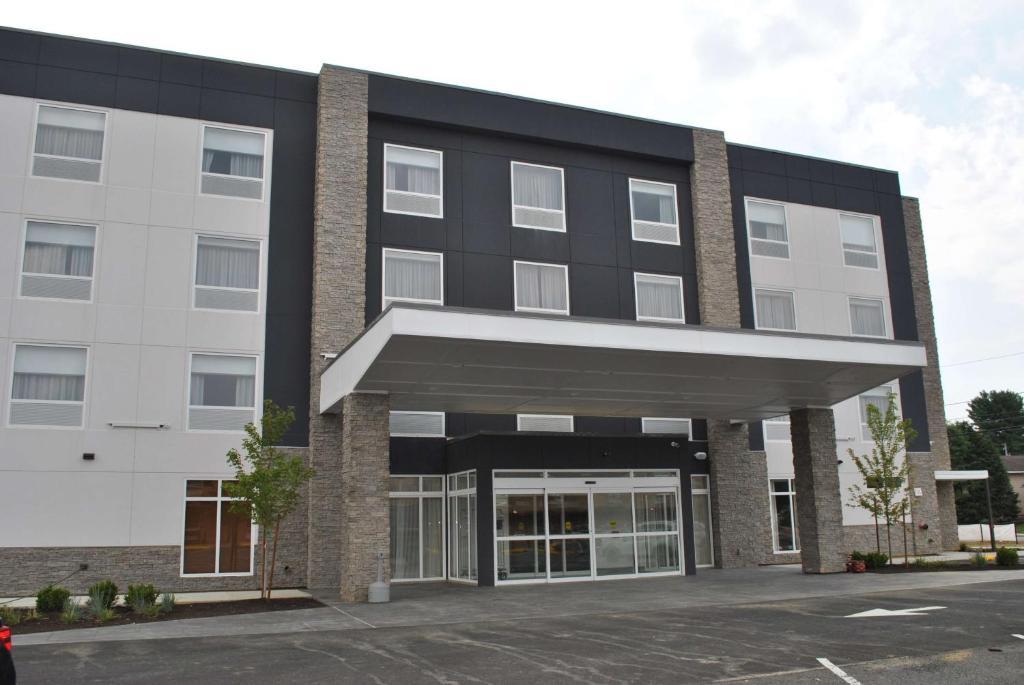 Best Western Plus Hershey Hotel Exterior photo